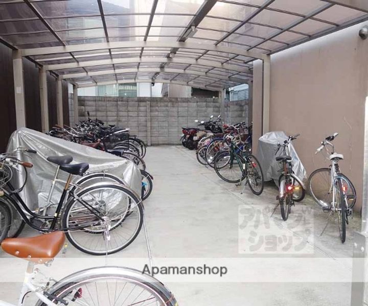 ル・サフィール西大路の外観