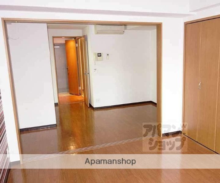 プラネシア星の子京都駅前西の居間