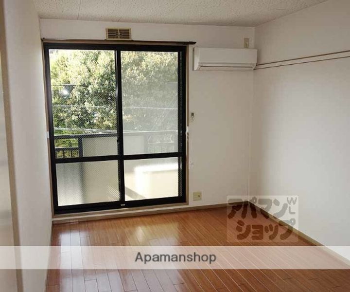 ハイツズイコウⅢの居間