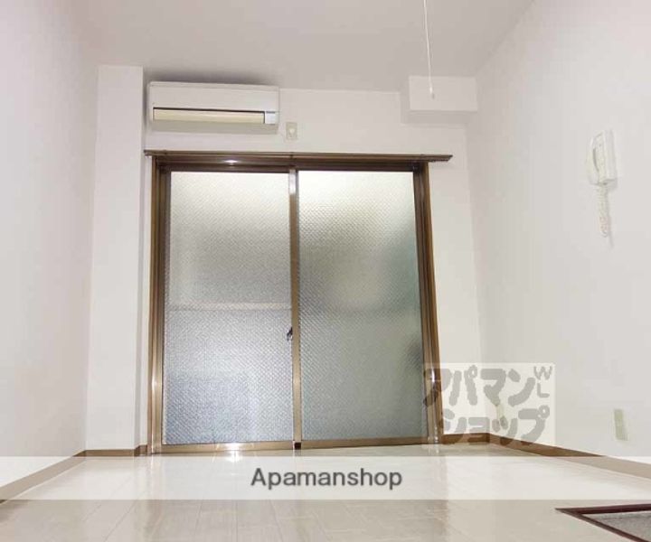 リエール烏丸五条の居間