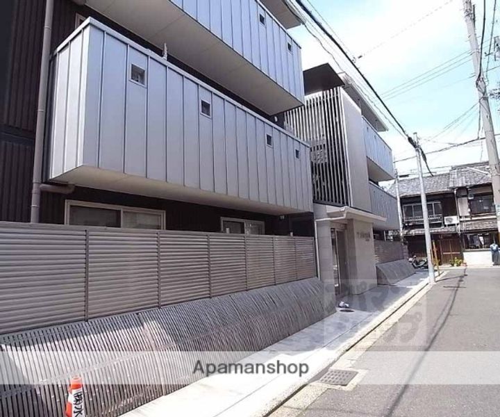 トラストコート二条駅前103の外観