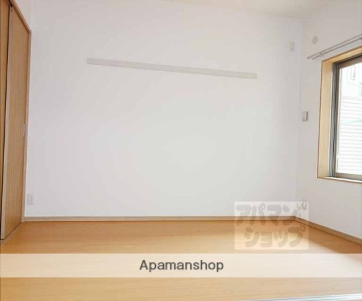 ビクトワール京都河原町203の居間