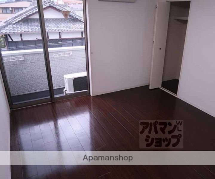 アークリード五条堀川の居間