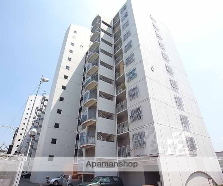 ファミール伏見の外観