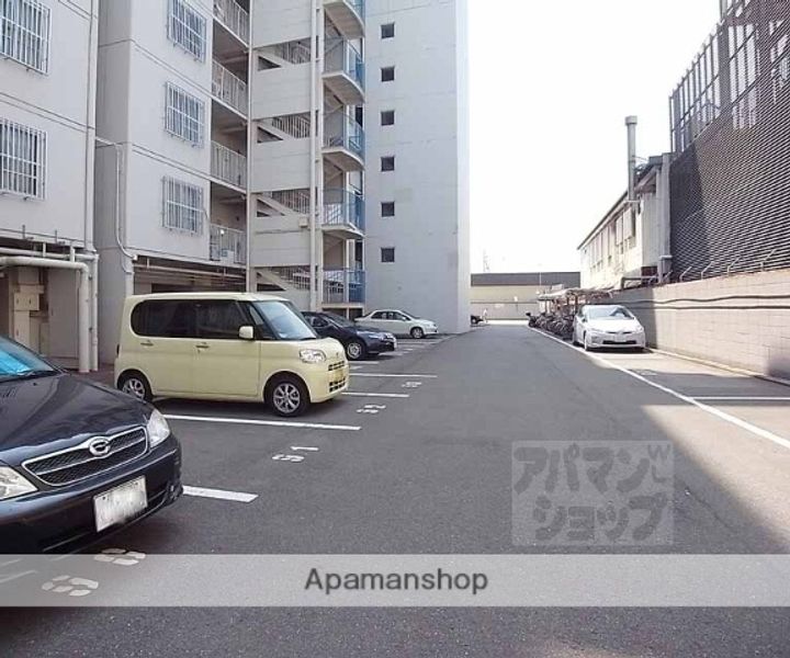 ファミール伏見の外観