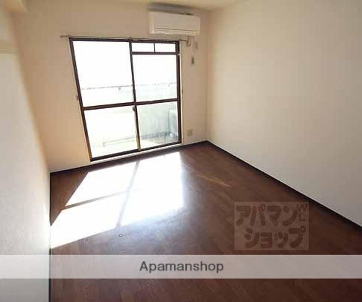 ハイクオリティクイナブリッジ4Jの居間