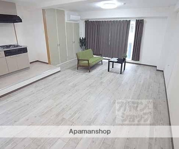 ラベンダー90103の内装