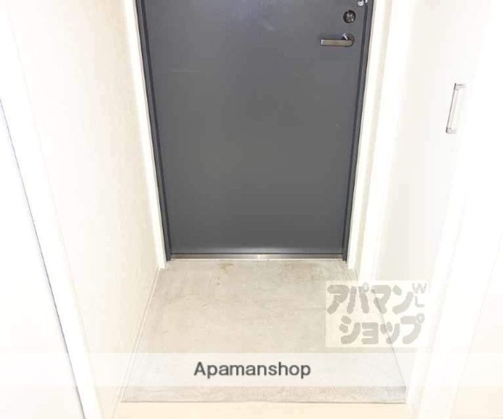 モノコモドウエストの玄関