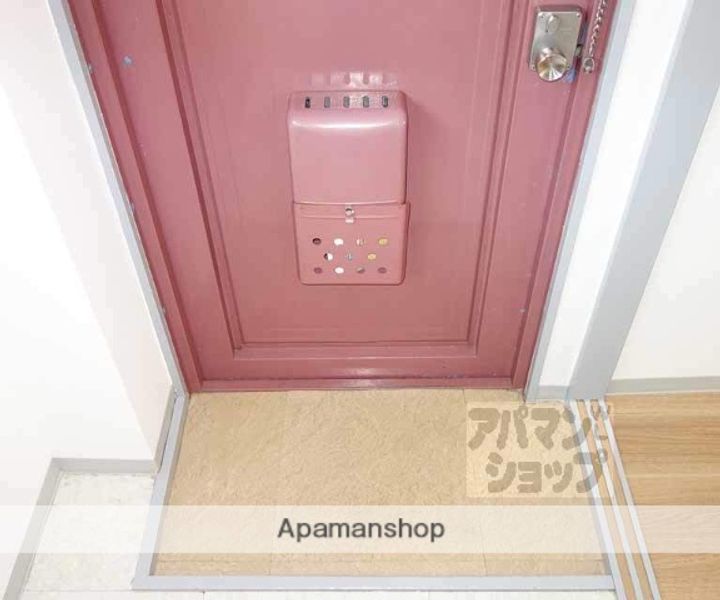 ヴィラ中島町の玄関