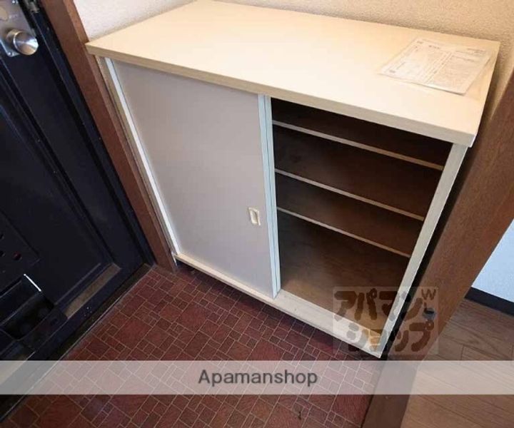 レジデンス山本I108の玄関