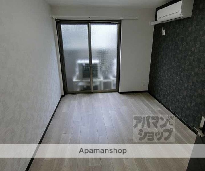 ブリエ丹波口の居間