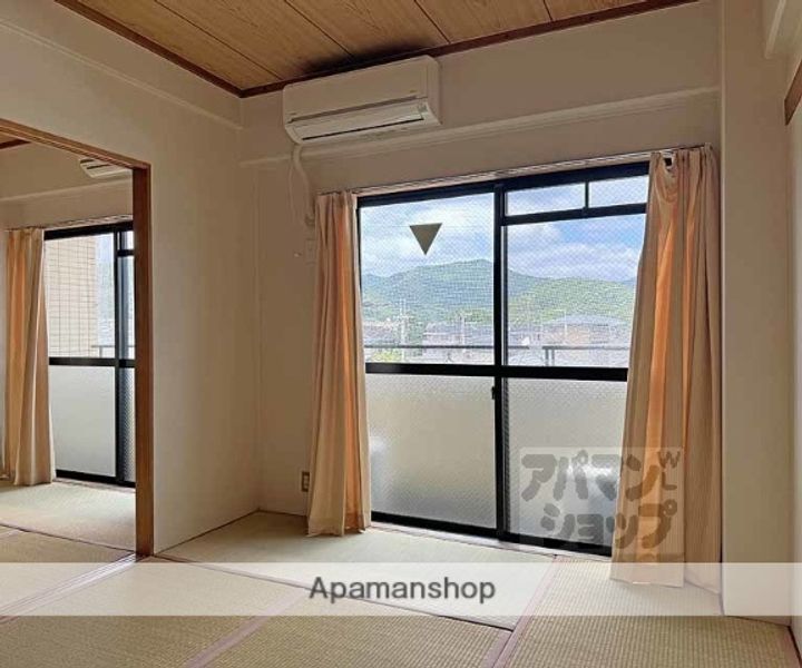 グランドールさかた401の居間