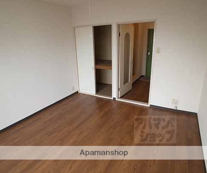 メゾンラメール301の居間