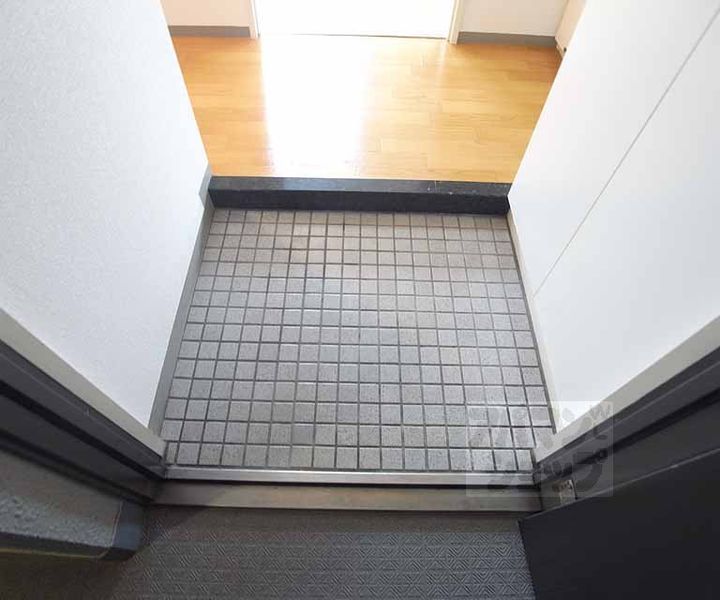 藤和シティスクエア烏丸丸太町0602の玄関