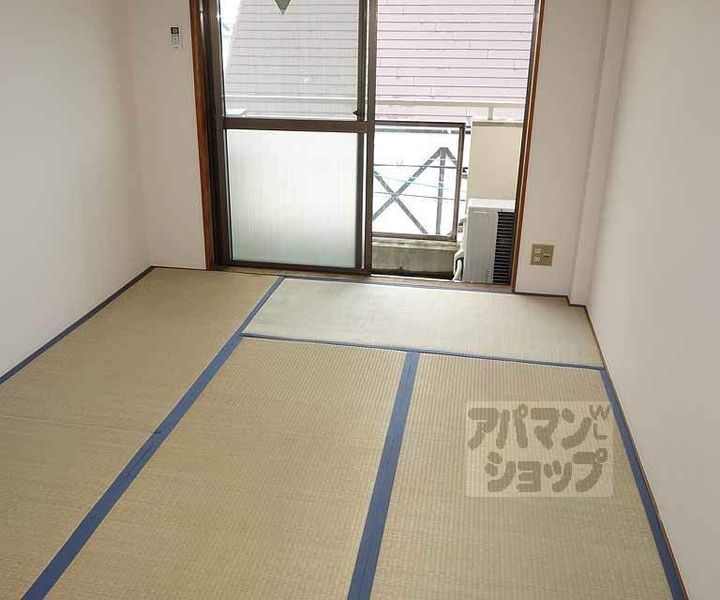 メゾン竹端302の居間
