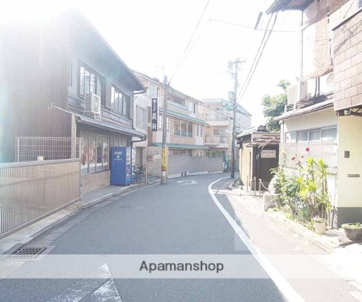 チコーベルメゾン東山102の周辺