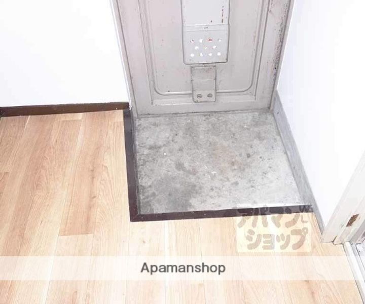 光マンション302の玄関