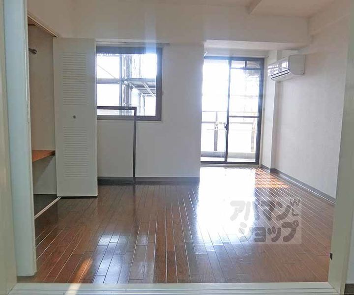 ライオンズマンション四条堀川第20803の居間