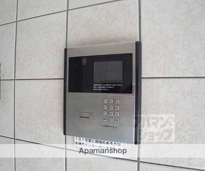 パルティール四条101の外観