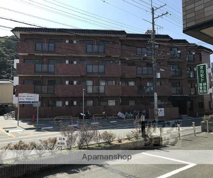 エバーグリーン嵐山101の外観