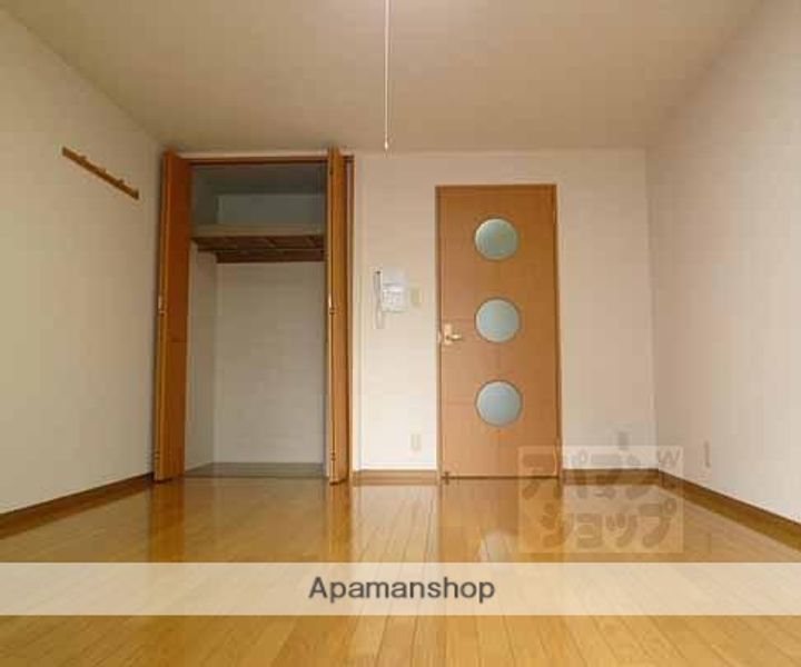 京都府京都市東山区鐘鋳町の賃貸マンション206の居間