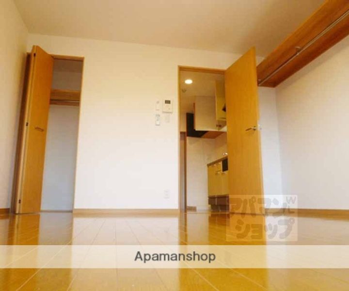 京都府京都市下京区南夷町の賃貸マンションの居間