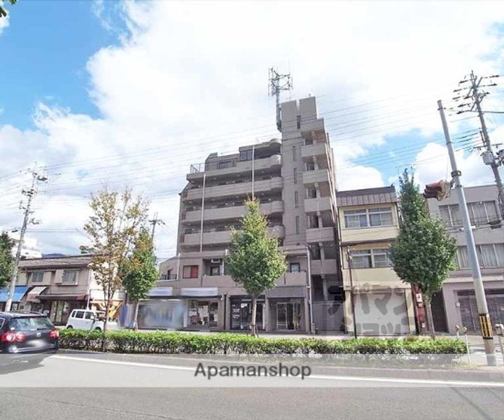 リバティ東大路403の外観