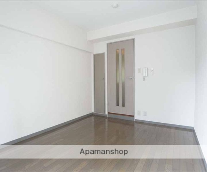 ナルド北白川302の内装