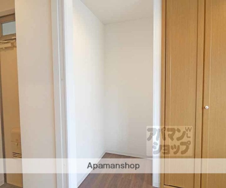 ノースホワイトリバービル上終町201の内装