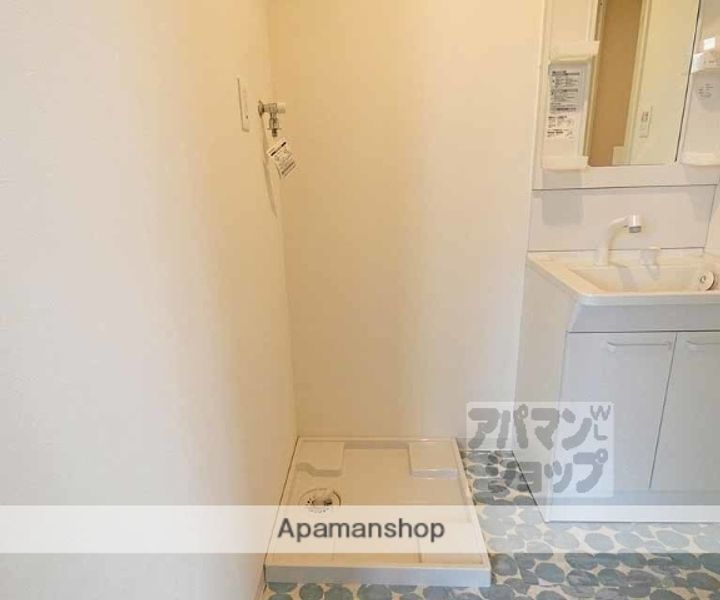 ノースホワイトリバービル上終町201の内装