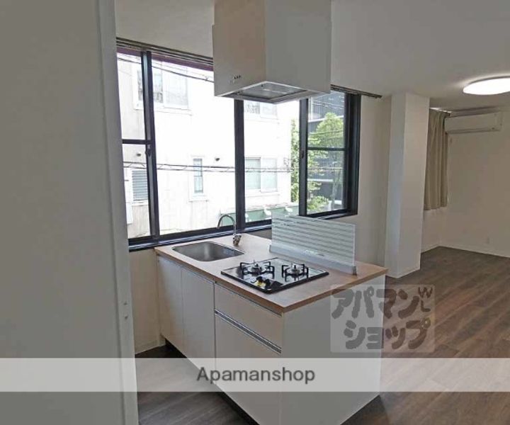ノースホワイトリバービル上終町201のキッチン