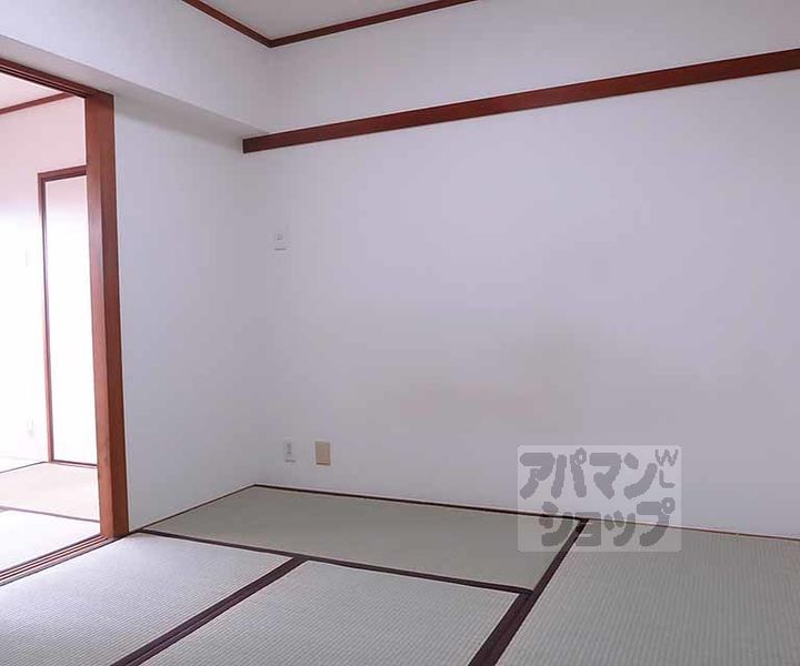ヴェルデ京都上鳥羽401の居間