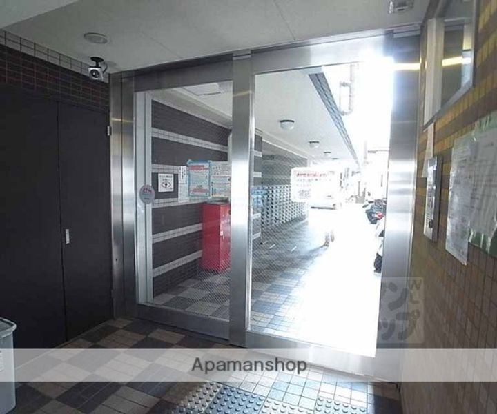 ハウスセゾン四条通412の外観