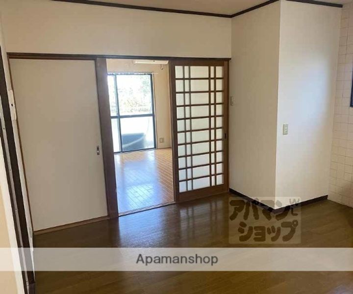 グレース嵐山の居間