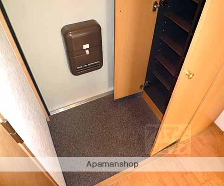 K’S CUBE東山308の玄関