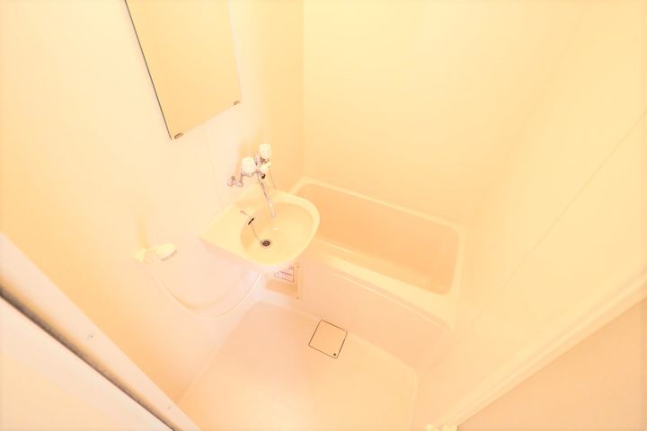 レオパレスプリオール東山の風呂