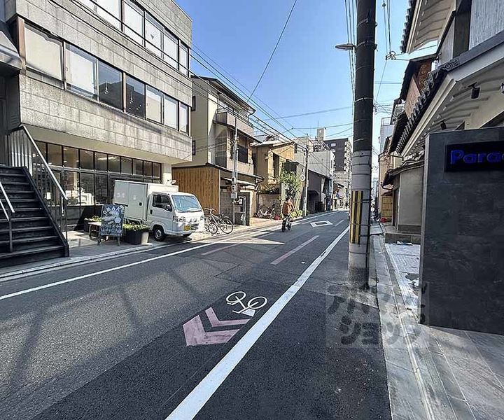 パラドール四条烏丸グレイスの周辺
