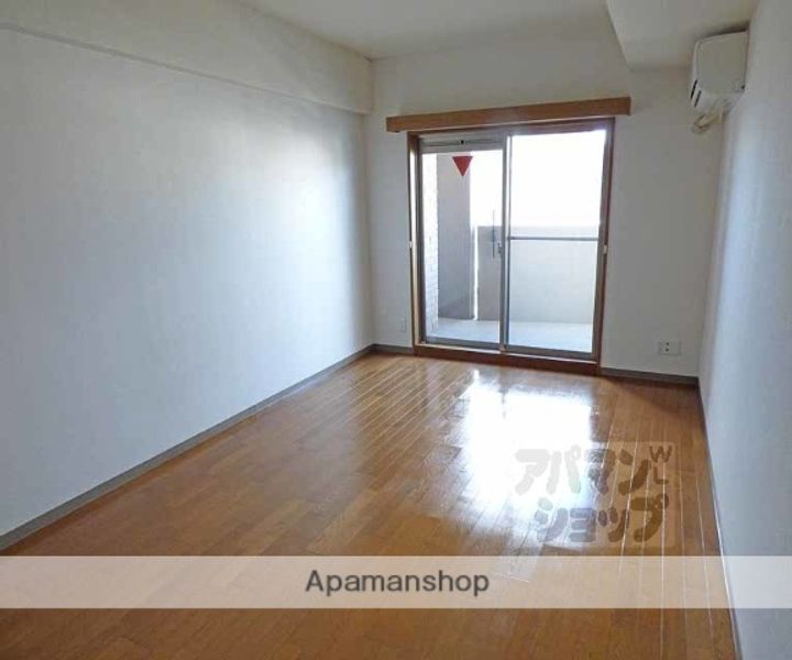 ベラジオ烏丸三条403の居間