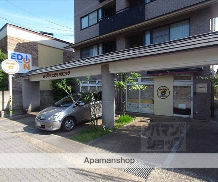 クリヨンIIの周辺