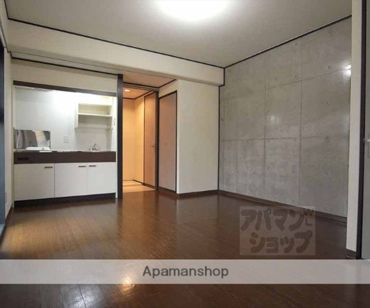 京都府京都市左京区松ケ崎堂ノ上町の賃貸マンションの居間