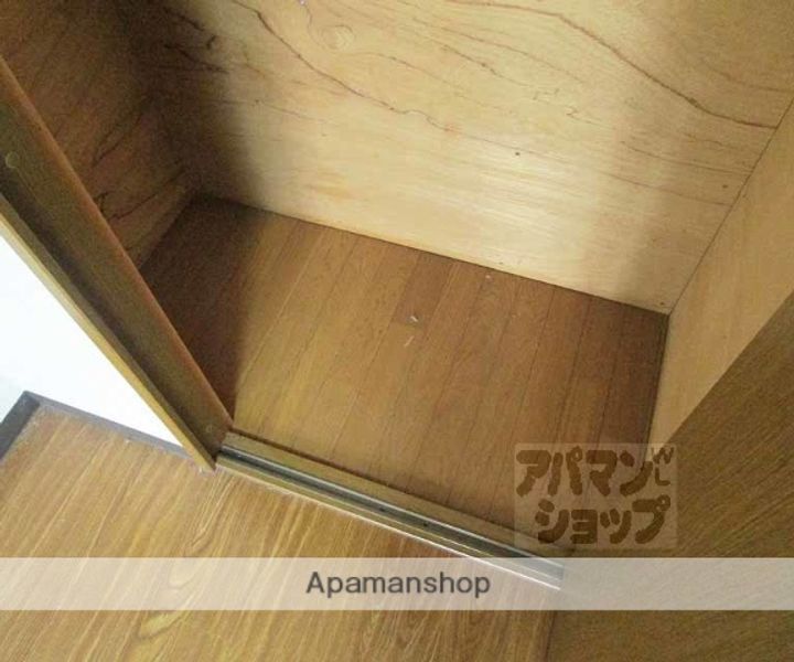 ホワイトハイム北荒見102の内装