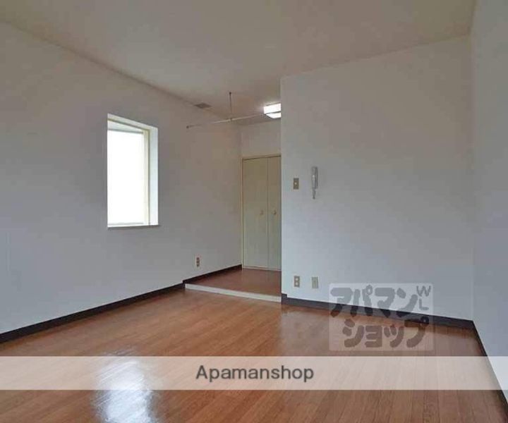 川端ハイツ210の居間