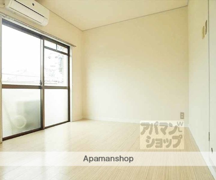 レジデンスひいらぎ301の居間