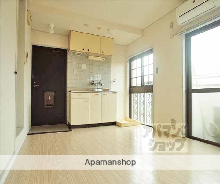 レジデンスひいらぎ301の居間