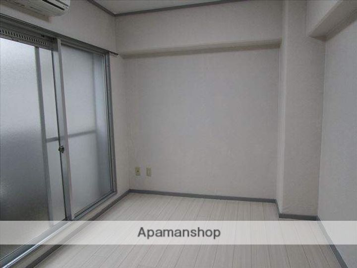 メゾン紫野305の居間