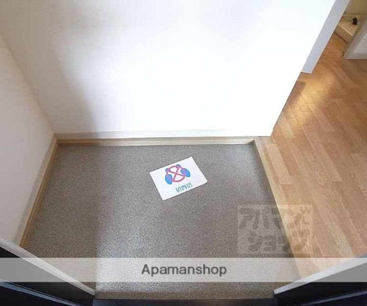 ドミール北山202の玄関