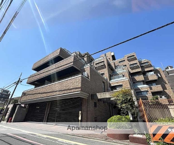 アルカンシェル御所206の外観