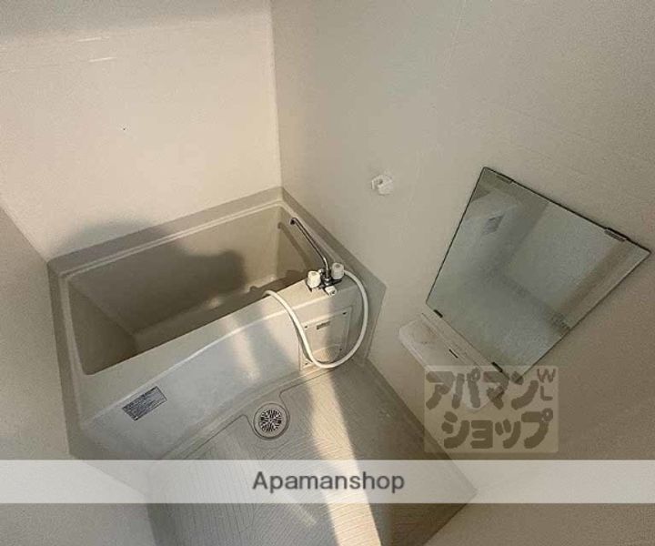 アークリード北野白梅町403の風呂