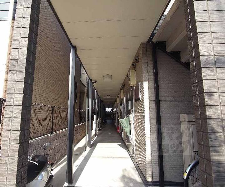 レオパレス川端御池104の外観