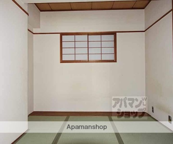リエス西院の居間